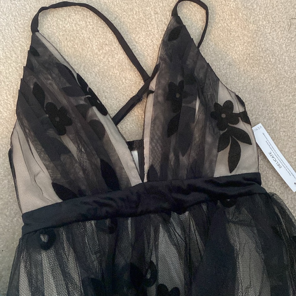 Venus dress size 2. NWT - Picture 6 of 9